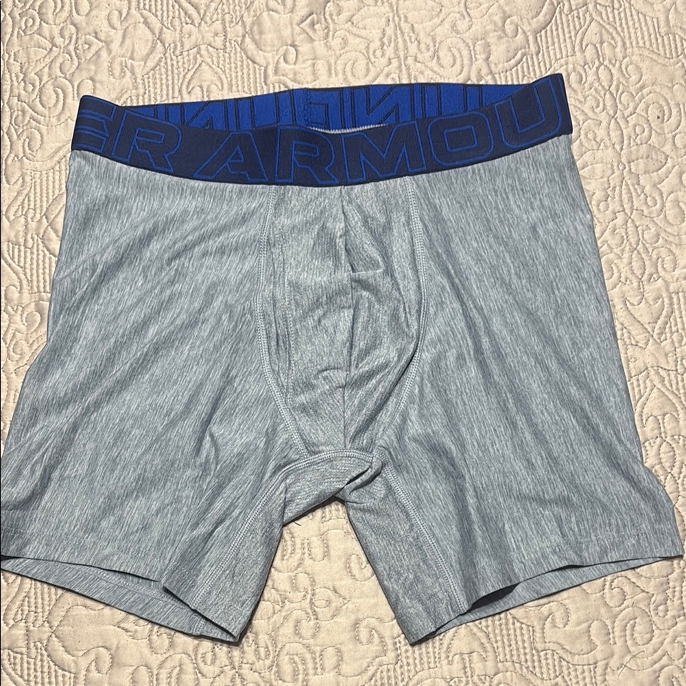 Under Armour Men's Gray Boxer Briefs